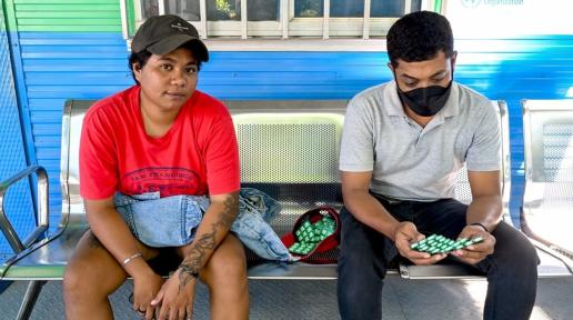 Silvino Neves (in grey t-shirt) and Adolfina Ximenes at Formosa cessation center. Photo: WHO Timor-Leste/Emilia Moniz